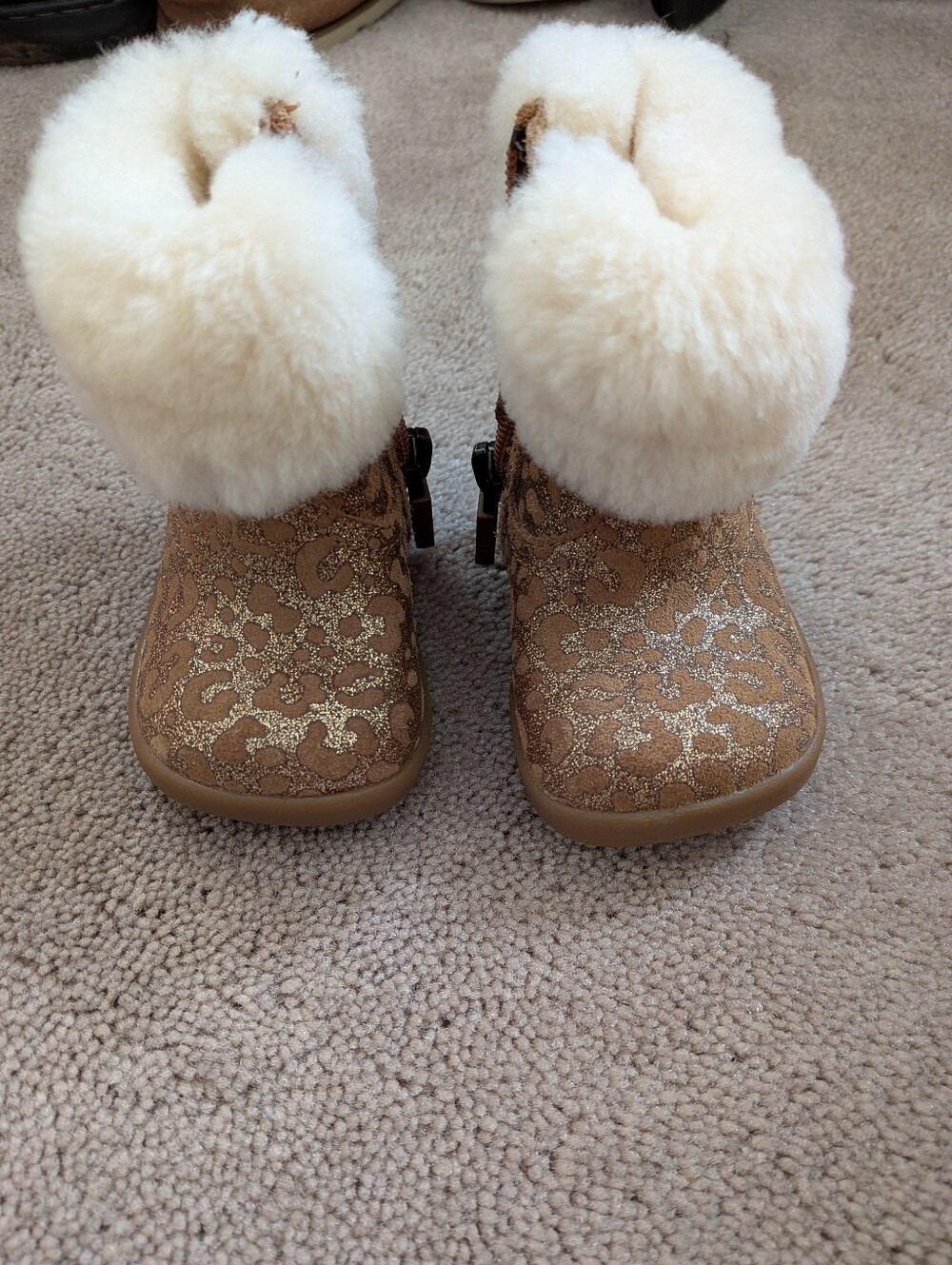 Baby Ugg 0/1